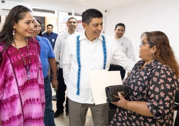 Gobernador Salomón Jara reabre módulos de Semovi en Pinotepa Nacional y Puerto Escondido