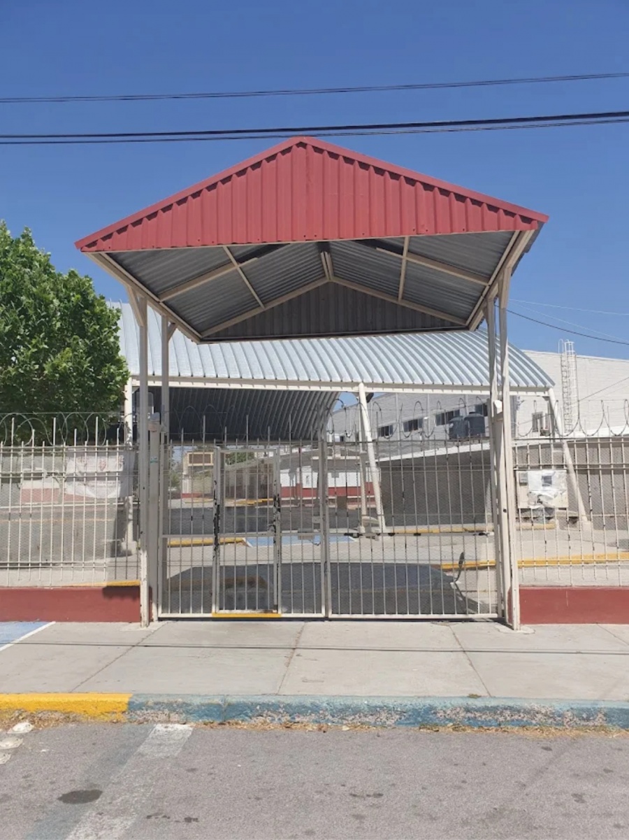 Padres denuncian a directora de primaria Luis Urias Balderráin por presuntas irregularidades