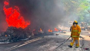 Explosi&oacute;n de pipa mantiene cerrada por m&aacute;s de ocho horas la autopista Puente de Ixtla-Iguala