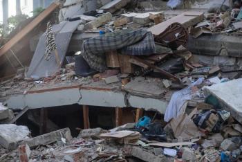 Colapsa parcialmente colegio en Caracas tras los terremotos
