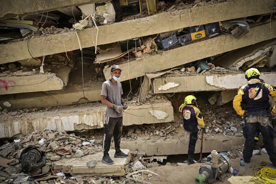 Sube a 3 mil 342 la cifra de víctimas mortales por los terremotos en Venezuela