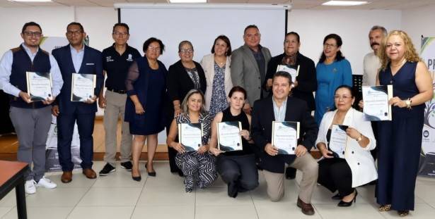Docentes comparten prácticas exitosas que transforman la educación en León