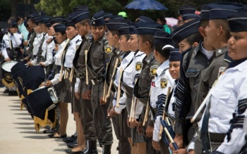 Primaria Ju&aacute;rez y Reforma, semillero de campeones en banda de guerra