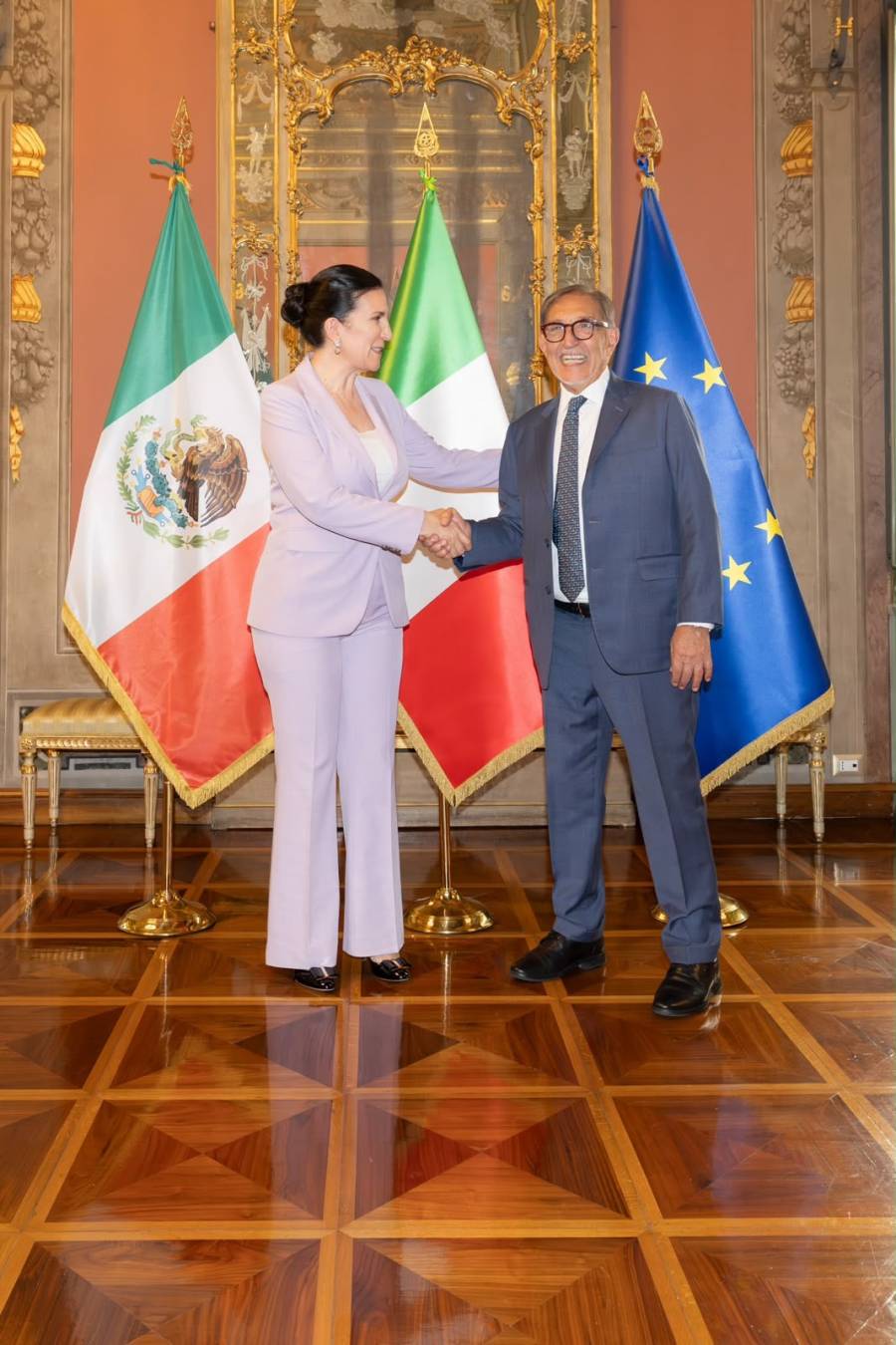 Kenia López Rabadán reconoce ante el Presidente del Senado italiano la importancia de la paridad en la vida pública