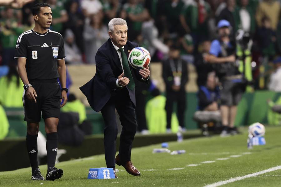 Javier Aguirre defiende estrategia de centros y respalda a Gil Mora tras eliminación de México ante Inglaterra