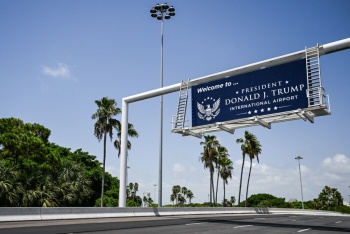 El aeropuerto de Palm Beach adopta el nombre de Donald Trump