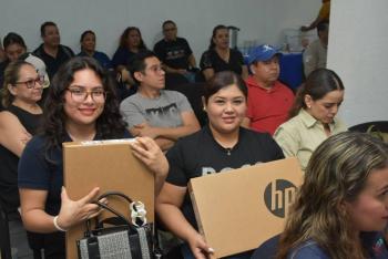 Gobierno de SLP entrega equipos tecnol&oacute;gicos a 30 emprendedores de Ciudad Valles