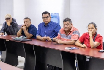 Transportistas acuerdan no ingresar al Centro Hist&oacute;rico de Oaxaca; di&aacute;logo contin&uacute;a