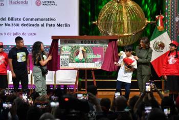Pato Merl&iacute;n llega a la Loter&iacute;a Nacional con un billete que celebra a las familias mexicanas