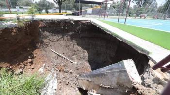Nuevo socav&oacute;n en deportivo Gertrudis S&aacute;nchez reaviva preocupaci&oacute;n vecinal en Gustavo A. Madero