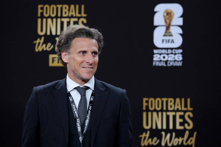 Diego Forlán asume el reto de dirigir a Uruguay tras la salida de Bielsa