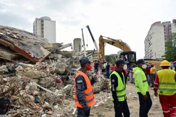 Aumenta a 4 mil 900 el saldo mortal por terremotos en Venezuela