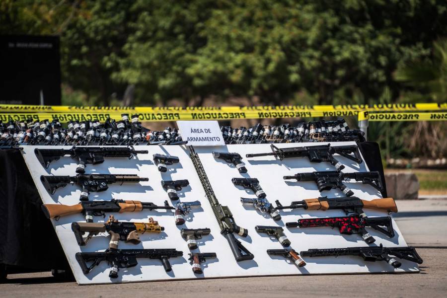 Fuerzas federales detienen a 57 personas y decomisan armas, drogas y explosivos en 18 estados