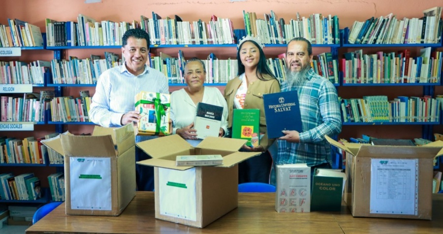 UT San Juan dona 93 libros a bibliotecas de comunidades indígenas en Amealco