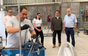 IAP recibe 300,000 pesos para fabricar aparatos de movilidad