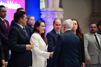 Gobernadora Tere Jim&eacute;nez reconoce labor de abogados en Aguascalientes por D&iacute;a del Abogado