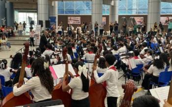 Ni&ntilde;as y ni&ntilde;os reciben clases gratuitas de m&uacute;sica en 11 municipios