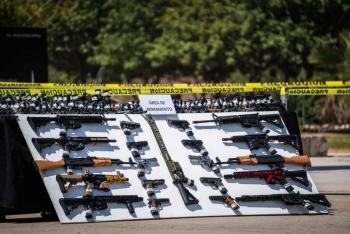 Fuerzas federales detienen a 57 personas y decomisan armas, drogas y explosivos en 18 estados