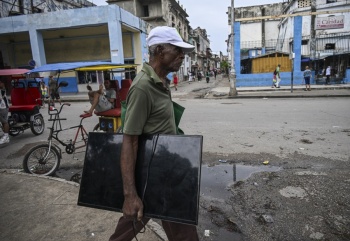 Cuba comienza a restablecer su red el&eacute;ctrica tras tercer apag&oacute;n general en menos de diez d&iacute;as