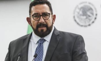 Renuncia Ulises Lara a la FGR