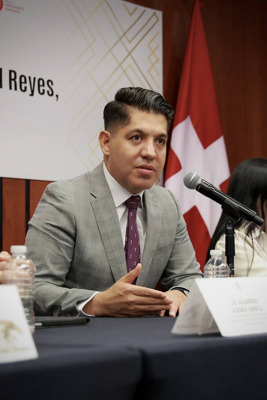 Impulsa Emmanuel Reyes alianza con sector suizo para fortalecer la innovación y el desarrollo del sistema de salud en México