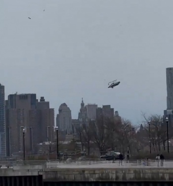 Hallan signos de impacto con aves en restos de helic&oacute;ptero accidentado en Nueva York