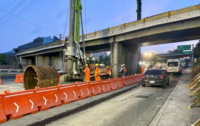 Reducen más carriles en Bernardo Quintana desde este sábado