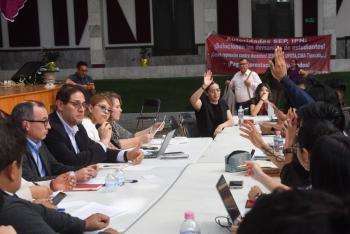 IPN rechaza acuerdo de no represalias en mesa de di&aacute;logo con estudiantes