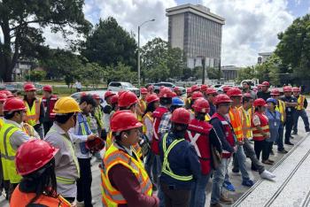 Guatemala activa protocolos tras dos sismos que obligan a evacuar al presidente