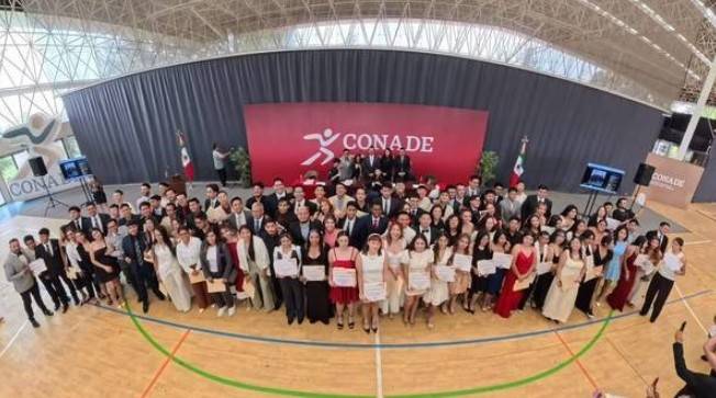 ENED grad&uacute;a a 120 nuevos licenciados en Entrenamiento Deportivo; refrenda compromiso con el deporte mexicano