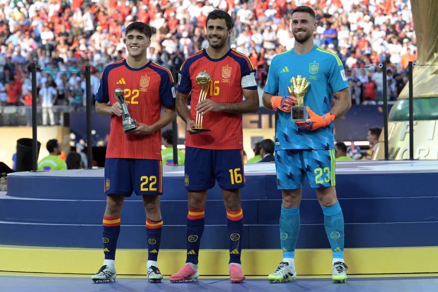 Rodri, Unai Simón y Cubarsí reciben los principales premios individuales del Mundial 