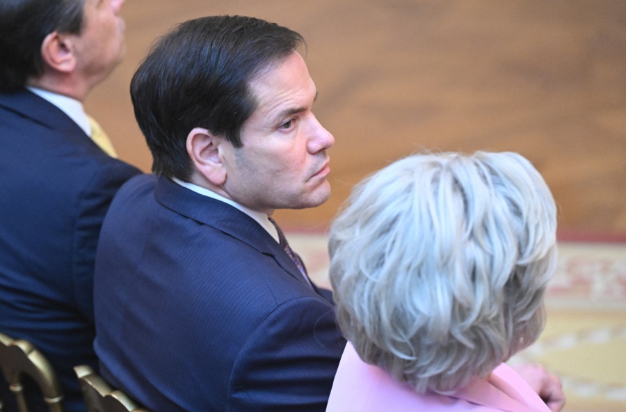 Rubio llega a Filipinas mientras EEUU condena las acciones 