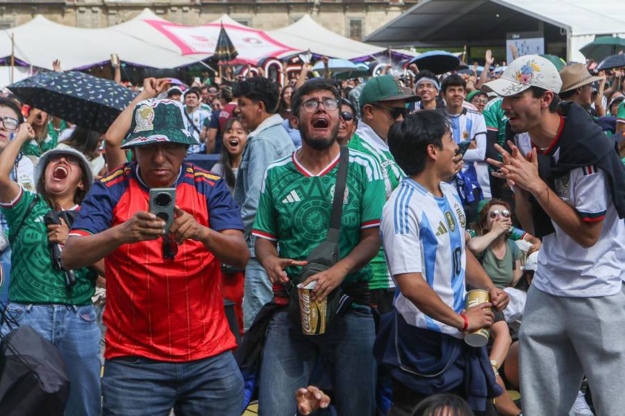 Con 110 mil asistentes concluye el FIFA Fan Festival en el Z&oacute;calo