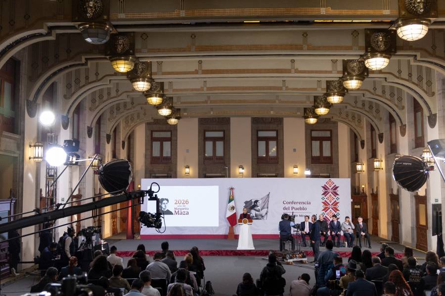 Sheinbaum llama a revisar impacto de redes sociales en menores ante posibles riesgos de adicción digital 