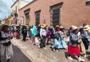 Peregrinaci&oacute;n de Quer&eacute;taro al Tepeyac avanza sin incidentes; m&aacute;s de 32 mil fieles en ruta