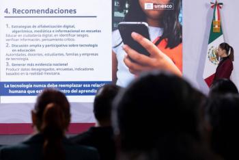 UNESCO alerta sobre riesgos digitales en menores; M&eacute;xico analiza regulaci&oacute;n de celulares y redes sociales