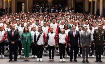 Sheinbaum abander&oacute; a atletas mexicanos rumbo a Juegos Centroamericanos