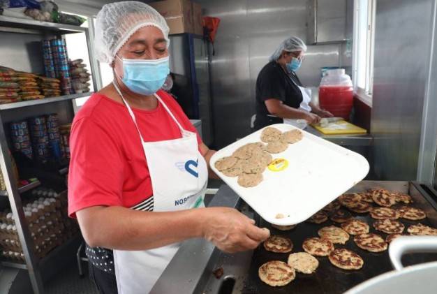 Comedores m&oacute;viles del DIF llegan a comunidades de Ezequiel Montes