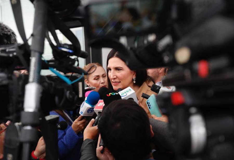 Kenia López plantea que Congreso debe regular uso de IA para proteger a niñas, niños y adolescentes