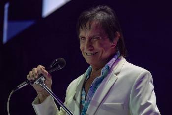 Roberto Carlos agradece muestras de apoyo tras procedimiento quir&uacute;rgico