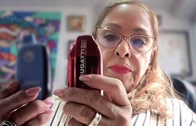 Vapear abre la puerta al consumo de cigarros, advierte la UNAM