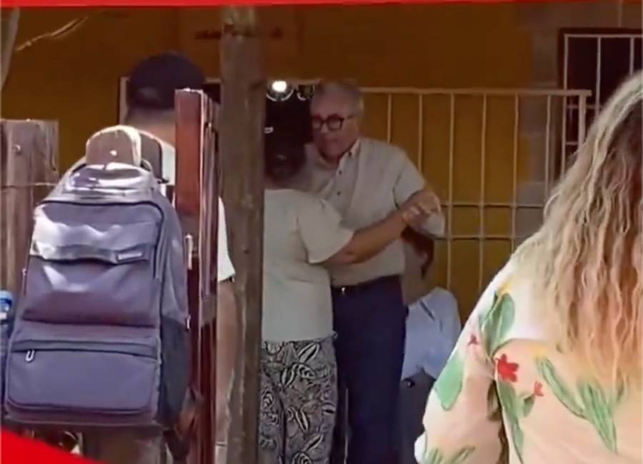 Rubén Rocha Moya, gobernador con licencia de Sinaloa, aparece en video bailando en Badiraguato