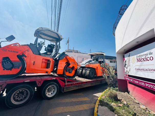 SICT refuerza conservaci&oacute;n carretera en SLP con nuevos compactadores