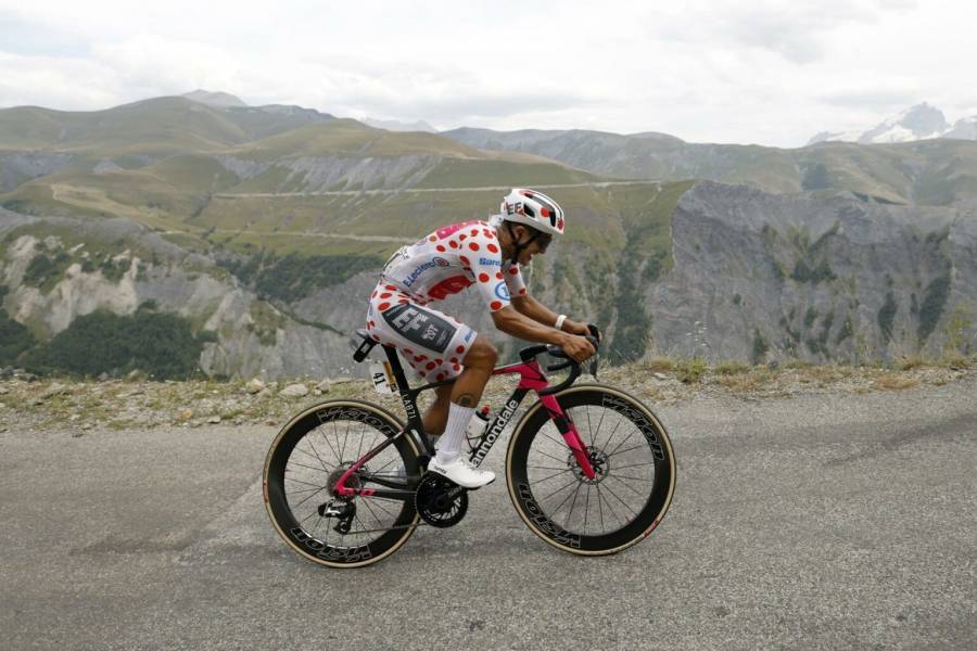 Isaac del Toro acaricia el podio del Tour de Francia 2026 tras brillante actuación en el Alpe d’Huez  