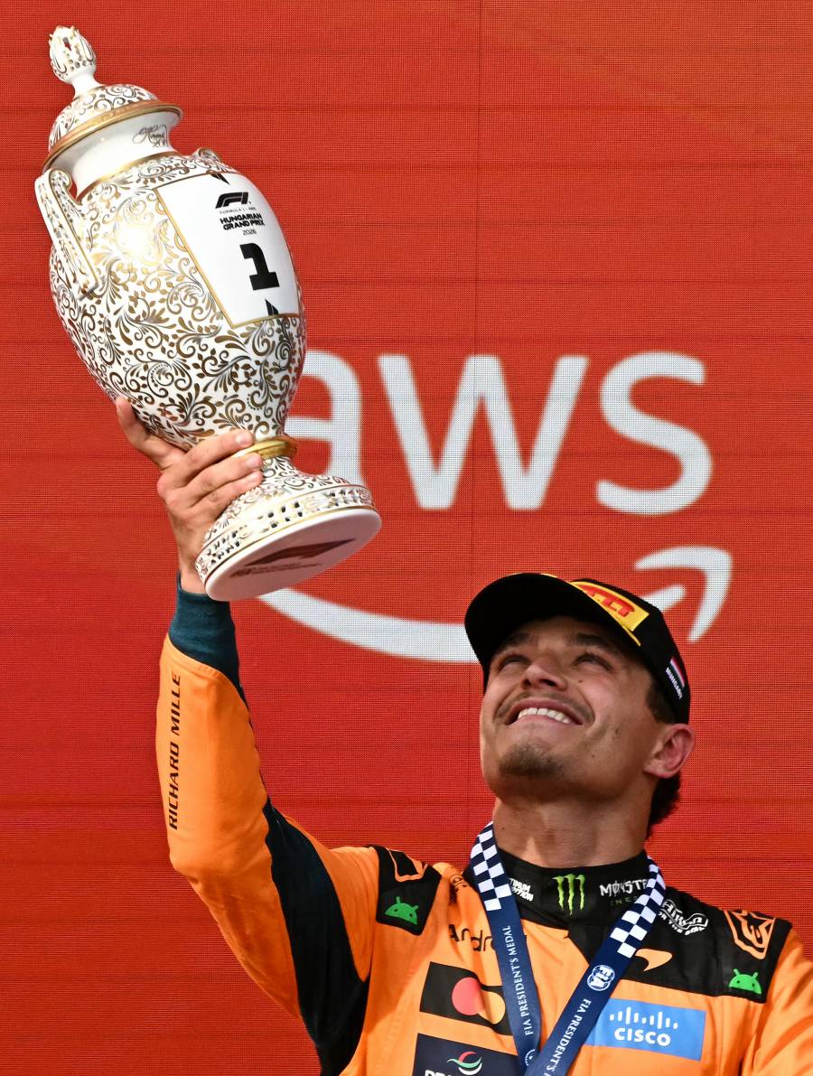 Lando Norris firma la victoria en Hungría; Checo Pérez no termina la carrera
