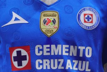 Cruz Azul conquista el Campe&oacute;n de Campeones tras imponerse a Toluca