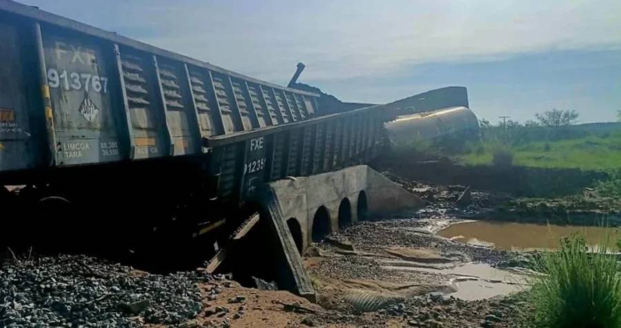 Profepa atiende derrame químico tras descarrilamiento de tren de Ferromex en Sonora    