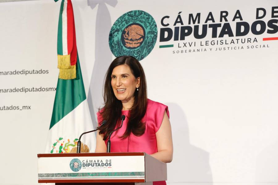 Kenia López Rabadán pide garantizar mérito en ingreso a la UNAM ante presuntas irregularidades en examen