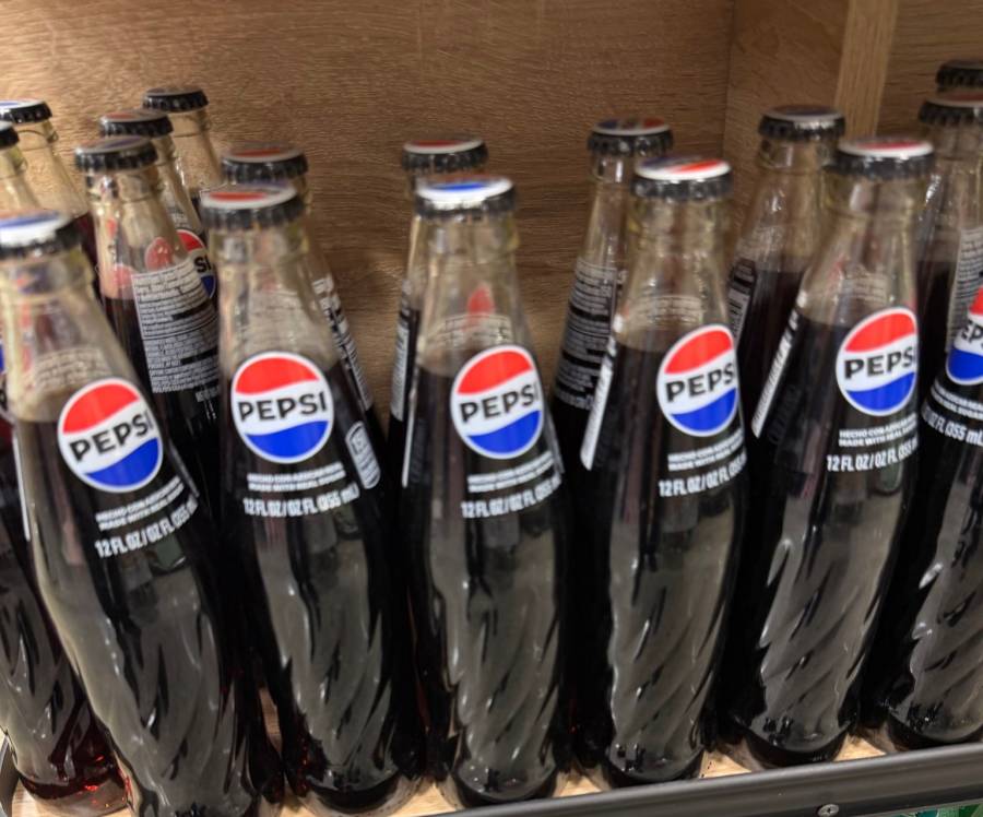 Incendio destruye bodega de Pepsi y 40 camiones repartidores en Matamoros