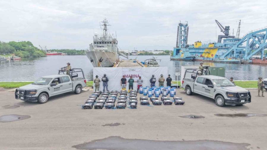 Marina asegura embarcación con más de una tonelada de cocaína frente a costas de Chiapas